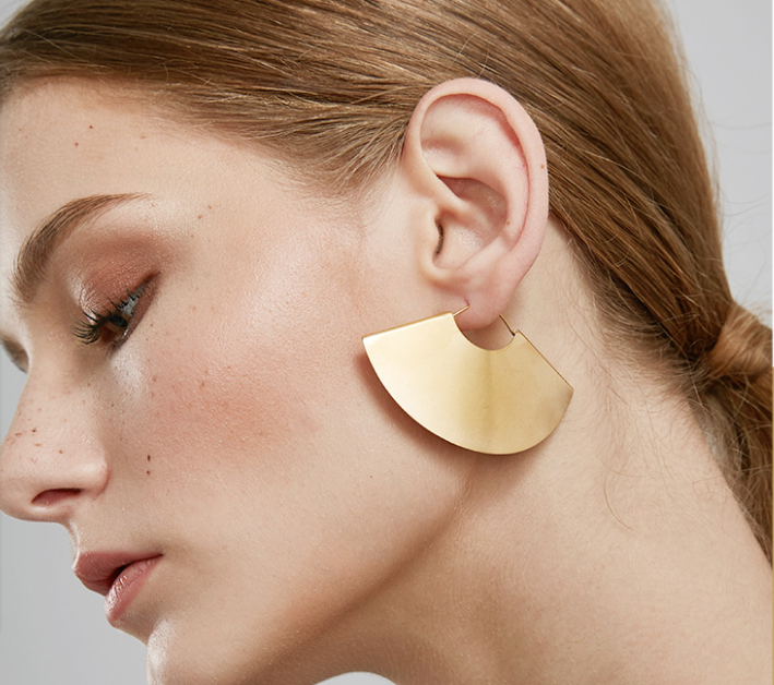 Hand-fan style earrings - Nandi London